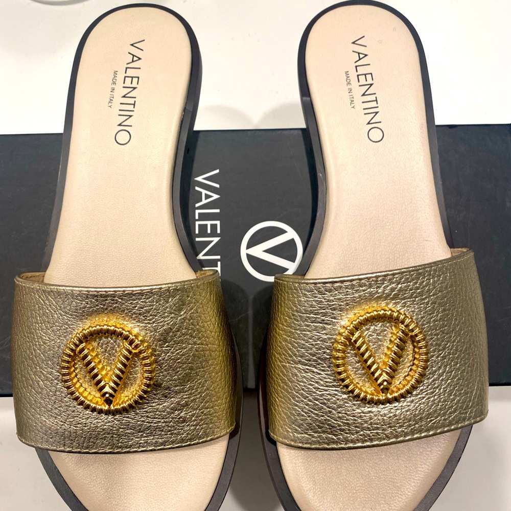 Valentino Gold leather Plaque logo Sandels